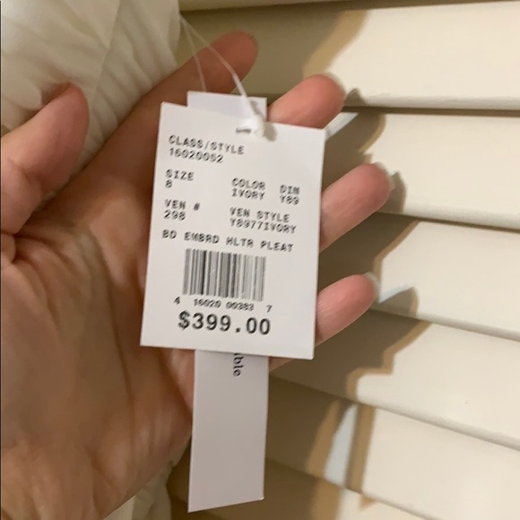 David’s Bridal destination Wedding Dress Ivory sz8 - Picture 4 of 8